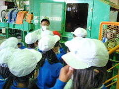 工場見学の様子1